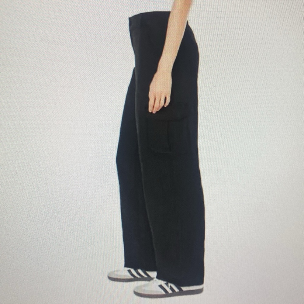 Well Worn Ladies' Wide Leg Cargo Pants High Rise- Black - Picture 2 of 6